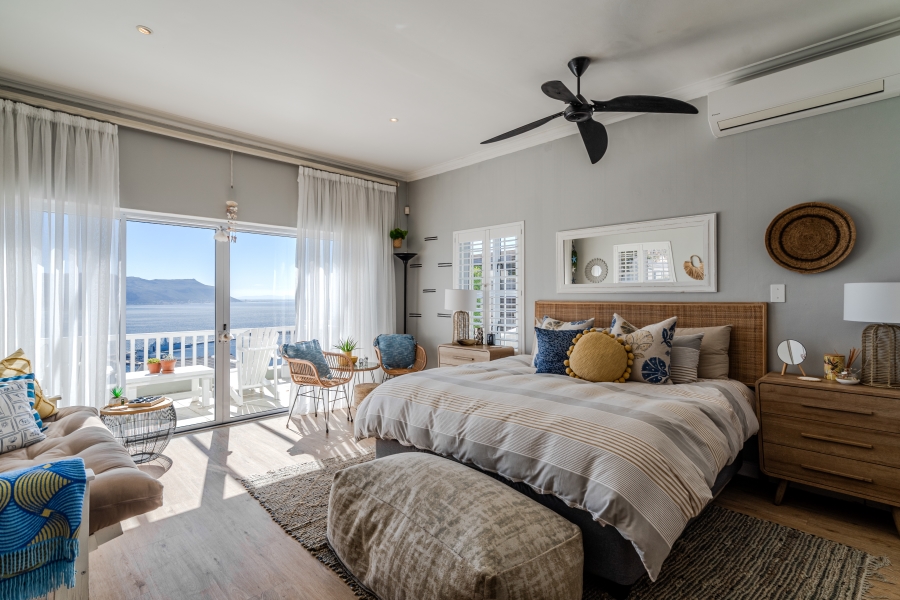 4 Bedroom Property for Sale in Simons Kloof Western Cape